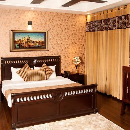 Royal Elegance Hotel Лахор Экстерьер фото