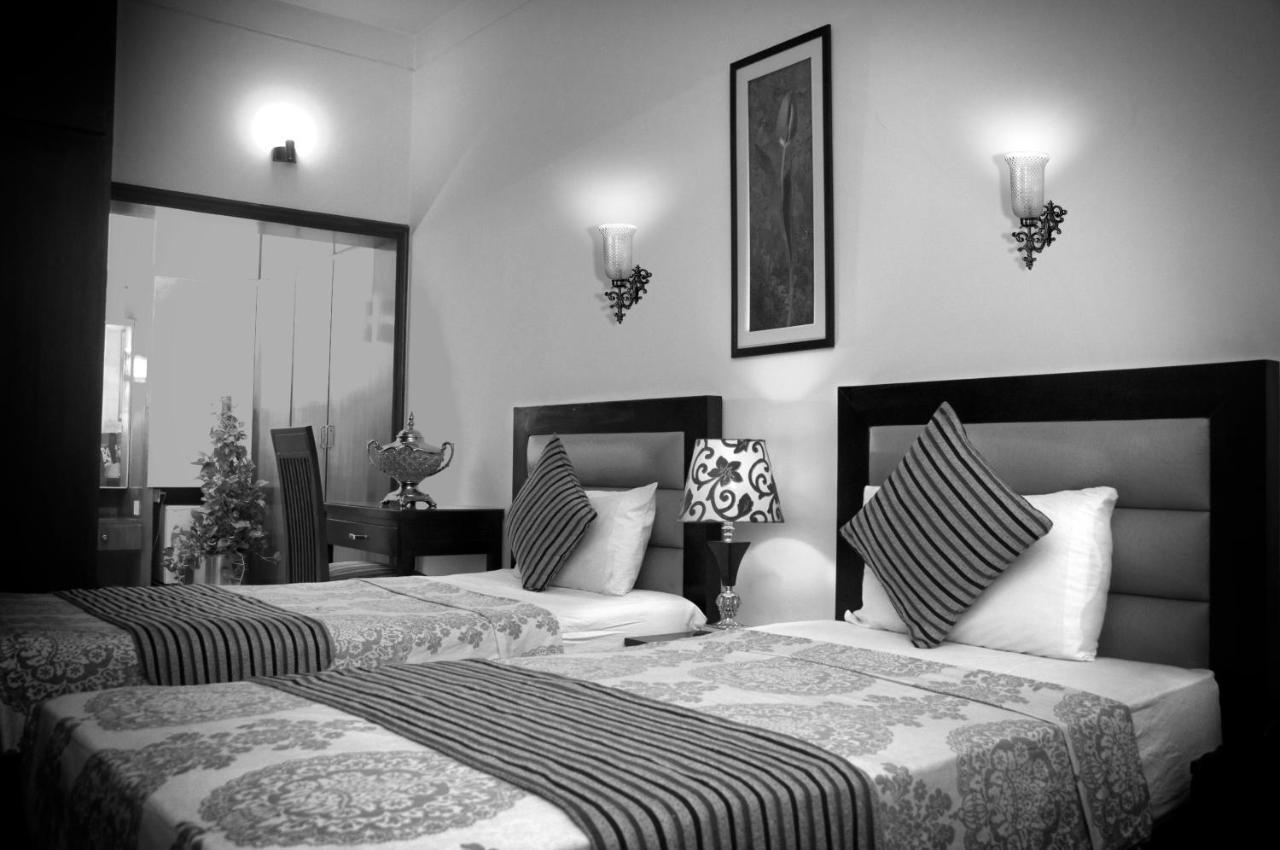 Royal Elegance Hotel Лахор Экстерьер фото
